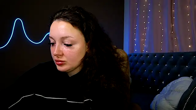 Snapshot of GloriNichols chatting on September 23, 2025, 5:21 am GloriNichols online show from September 23, 2025, 5:21 am