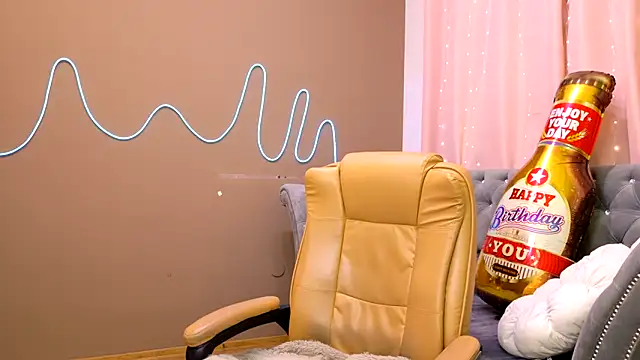 Snapshot of GloriNichols chatting on September 30, 2025, 5:12 am GloriNichols online show from September 30, 2025, 5:12 am