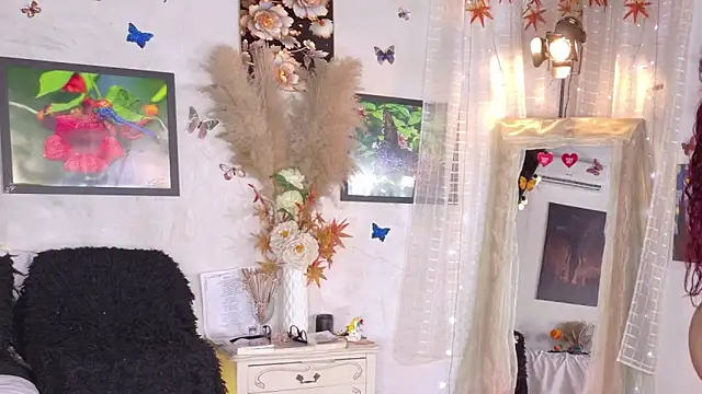 Kyara Queen online show from November 18, 2025, 6:23 pm