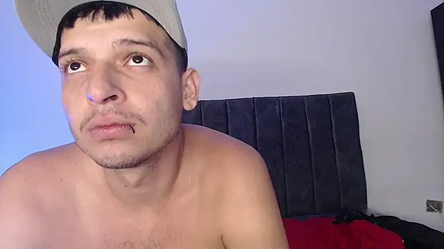 Snapshot of FerneyManti chatting on February 17, 2025, 10:03 pm FerneyManti online show from February 17, 2025, 10:03 pm