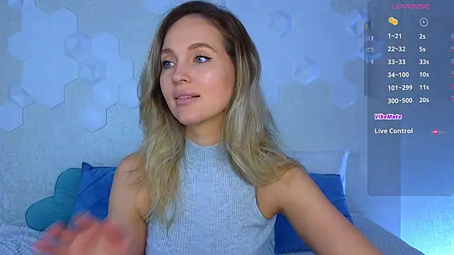 Snapshot of Lynna_Sparks chatting on May 4, 2026, 2:51 am Lynna Sparks online show from May 4, 2026, 2:51 am