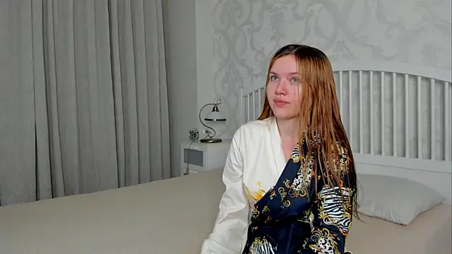 Eva  Lewis online show from June 2, 2026, 2:24 am