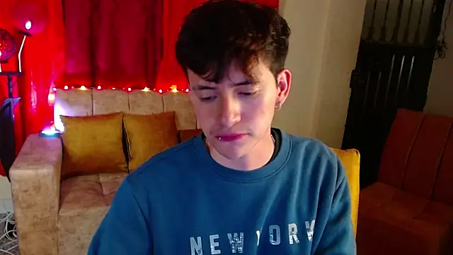 Snapshot of GabyThoms chatting on December 21, 2024, 5:36 am GabyThoms online show from December 21, 2024, 5:36 am