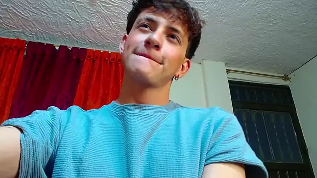 Snapshot of GabyThoms chatting on January 2, 2025, 11:06 pm GabyThoms online show from January 2, 2025, 11:06 pm