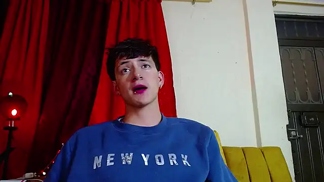 Snapshot of GabyThoms chatting on January 3, 2025, 9:15 am GabyThoms online show from January 3, 2025, 9:15 am