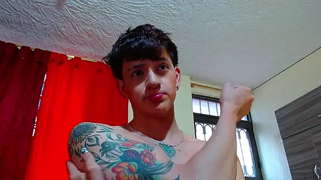 Snapshot of GabyThoms chatting on January 4, 2025, 7:13 pm GabyThoms online show from January 4, 2025, 7:13 pm