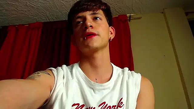 Snapshot of GabyThoms chatting on January 16, 2025, 7:38 am GabyThoms online show from January 16, 2025, 7:38 am