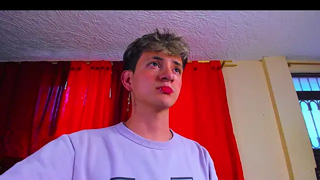 Snapshot of GabyThoms chatting on January 31, 2025, 9:37 pm GabyThoms online show from January 31, 2025, 9:37 pm