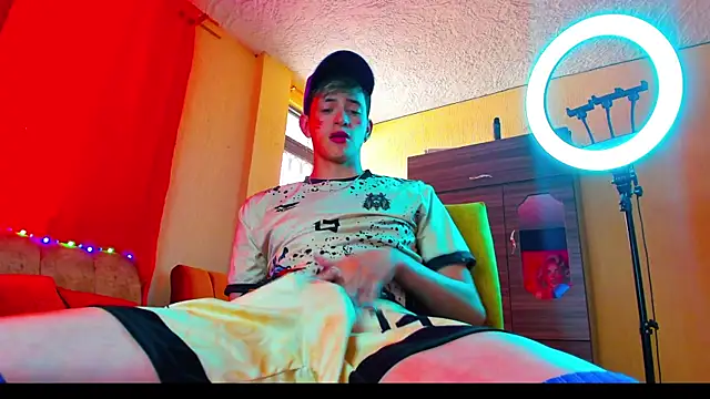 Snapshot of GabyThoms chatting on February 3, 2025, 6:49 pm GabyThoms online show from February 3, 2025, 6:49 pm