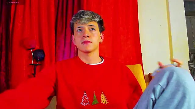 Snapshot of GabyThoms chatting on February 7, 2025, 1:47 am GabyThoms online show from February 7, 2025, 1:47 am