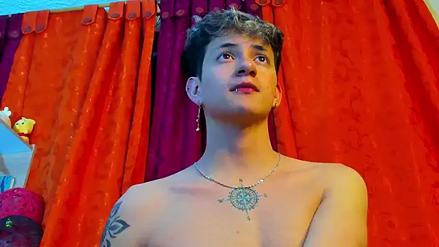 Snapshot of GabyThoms chatting on March 18, 2025, 8:04 pm GabyThoms online show from March 18, 2025, 8:04 pm