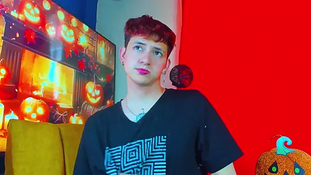 Snapshot of GabyThoms chatting on October 16, 2025, 9:05 pm GabyThoms online show from October 16, 2025, 9:05 pm