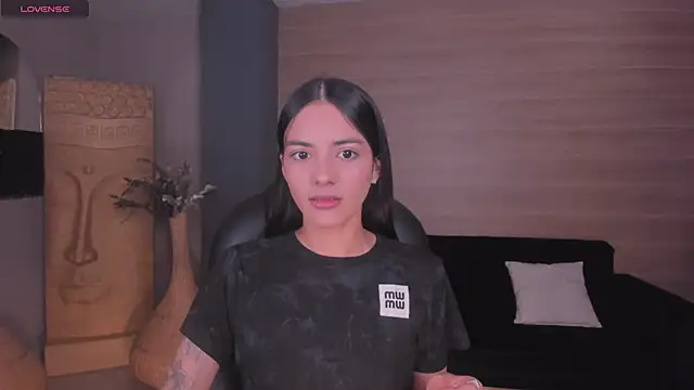 Snapshot of HannahJamesX chatting on January 3, 2025, 6:46 pm HannahJamesX online show from January 3, 2025, 6:46 pm