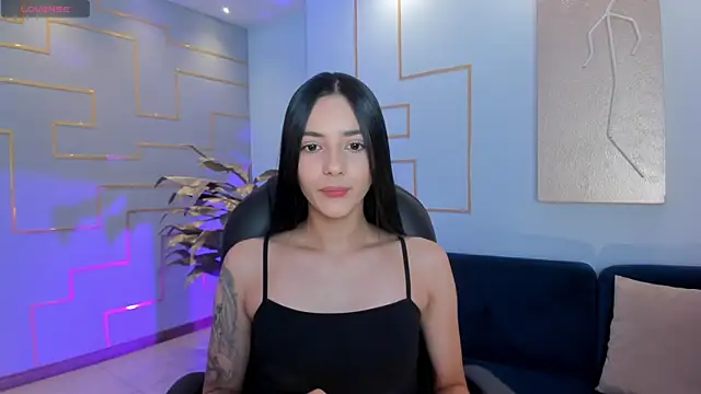 Snapshot of HannahJamesX chatting on February 7, 2025, 6:45 pm HannahJamesX online show from February 7, 2025, 6:45 pm