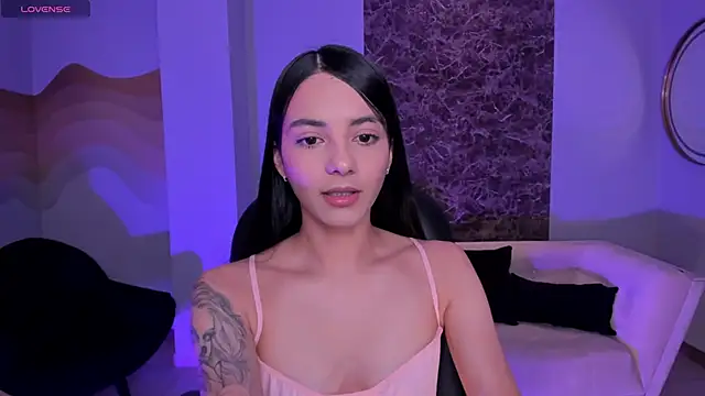 Snapshot of HannahJamesX chatting on February 26, 2025, 6:43 pm HannahJamesX online show from February 26, 2025, 6:43 pm