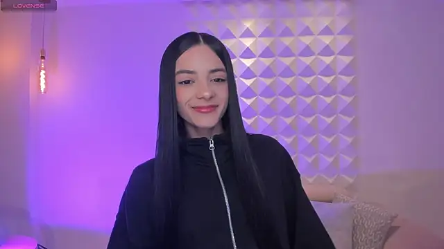 Snapshot of HannahJamesX chatting on November 16, 2025, 5:07 pm HannahJamesX online show from November 16, 2025, 5:07 pm