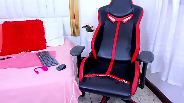 MadelineJackson online show from January 9, 2025, 7:31 am