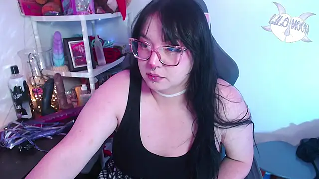Snapshot of LiloMoon69 chatting on December 29, 2024, 6:03 am LiloMoon69 online show from December 29, 2024, 6:03 am