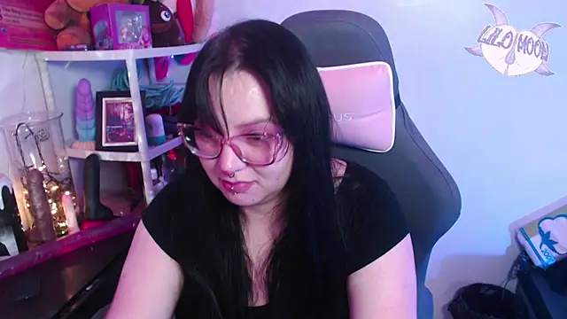 Snapshot of LiloMoon69 chatting on January 11, 2025, 6:03 am LiloMoon69 online show from January 11, 2025, 6:03 am