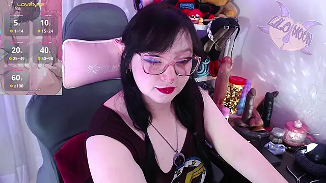 Snapshot of LiloMoon69 chatting on October 9, 2025, 12:36 pm LiloMoon69 online show from October 9, 2025, 12:36 pm