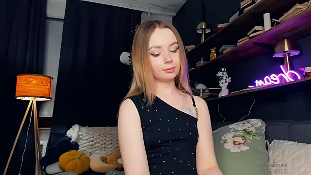 DominikaElis online show from February 20, 2025, 12:41 am