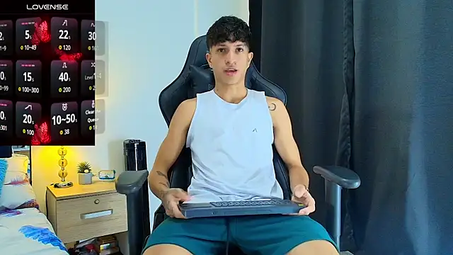  CamiloBass online show from June 12, 2026, 1:15 am