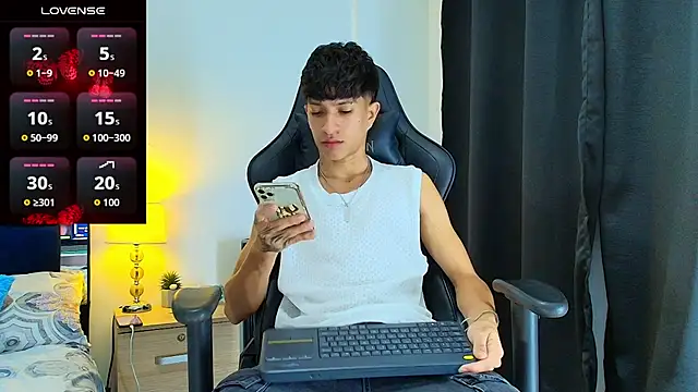  CamiloBass online show from June 16, 2026, 1:41 am