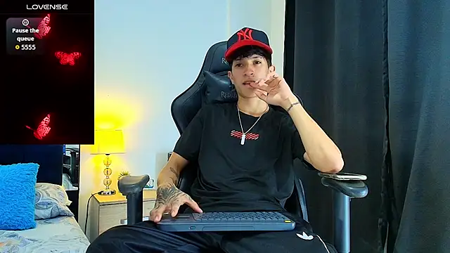  CamiloBass online show from July 11, 2026, 2:14 am