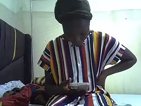 Snapshot of pretty_vivy chatting on December 14, 2024, 4:45 am pretty vivy online show from December 14, 2024, 4:45 am