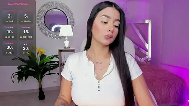 amelie jhons online show from December 13, 2024, 8:37 pm