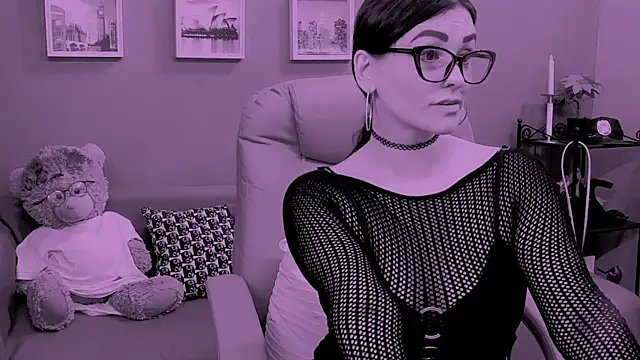 ChantalLion online show from April 17, 2026, 1:03 pm