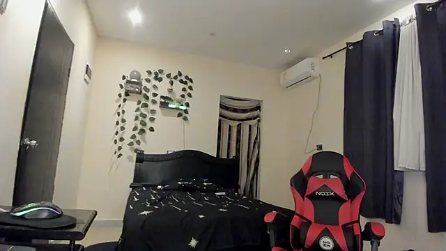 Snapshot of johan_beley_ chatting on September 30, 2025, 1:38 pm johan beley online show from September 30, 2025, 1:38 pm