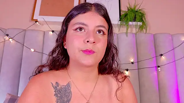 EngelStone online show from November 25, 2025, 7:36 pm