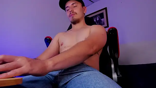 Snapshot of james_connor2 chatting on December 13, 2024, 9:30 pm james connor2 online show from December 13, 2024, 9:30 pm