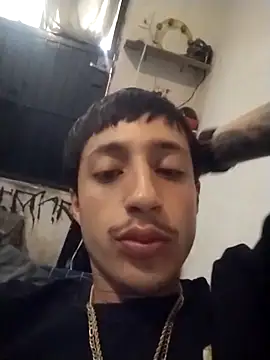 Snapshot of Gibbzmx chatting on October 31, 2025, 9:05 pm Gibbzmx online show from October 31, 2025, 9:05 pm