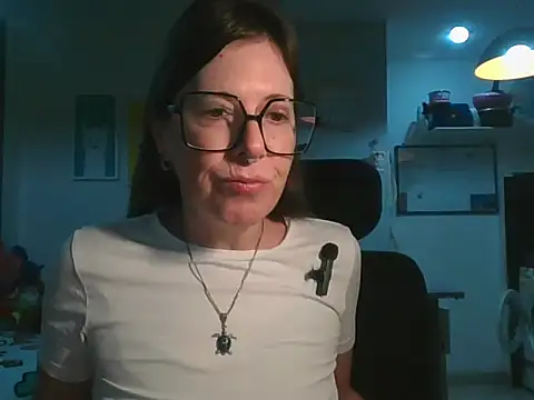 Snapshot of Calentandote chatting on June 16, 2026, 10:40 am Calentandote online show from June 16, 2026, 10:40 am
