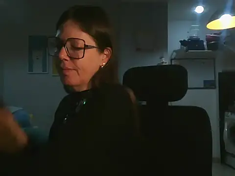 Snapshot of Calentandote chatting on July 4, 2026, 9:59 am Calentandote online show from July 4, 2026, 9:59 am