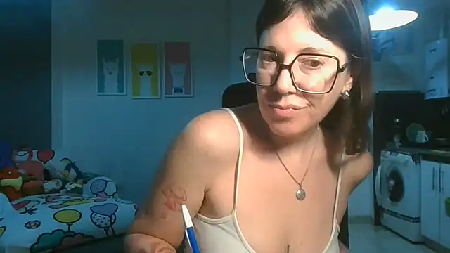 Snapshot of Calentandote chatting on July 28, 2026, 10:43 am Calentandote online show from July 28, 2026, 10:43 am
