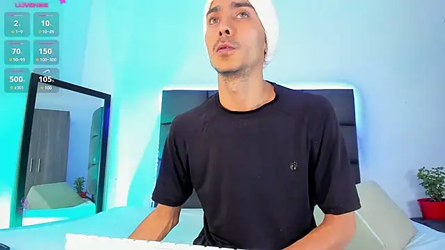 Snapshot of steven_hott8 chatting on February 12, 2025, 6:19 pm steven hott8 online show from February 12, 2025, 6:19 pm