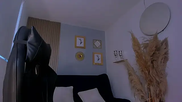 NatyFerrer  online show from October 7, 2025, 10:56 am