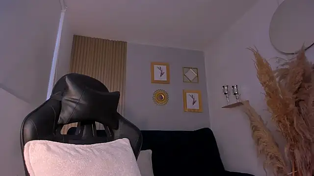 NatyFerrer  online show from October 11, 2025, 10:58 am