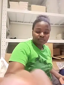 Snapshot of Yours_faithfully1 chatting on November 24, 2025, 5:12 pm Yours faithfully1 online show from November 24, 2025, 5:12 pm