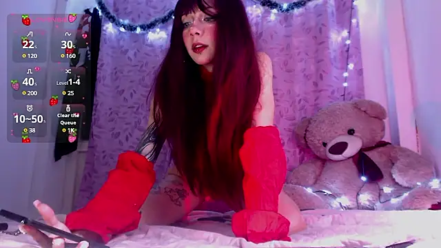 Snapshot of Alicedangerrr chatting on December 6, 2024, 2:13 am Alicedangerrr online show from December 6, 2024, 2:13 am