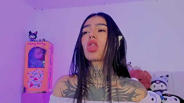 Snapshot of shadowcatt_ chatting on October 6, 2025, 7:00 pm shadowcatt online show from October 6, 2025, 7:00 pm