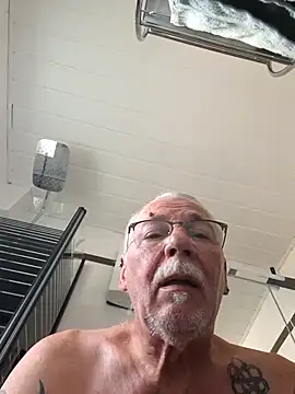 udoschreiber110265 online show from July 17, 2026, 7:37 am