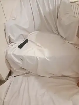 xaleyna36 online show from January 13, 2026, 7:52 pm