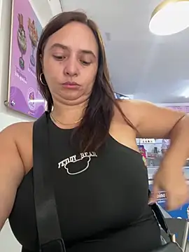 Snapshot of TatianaMonteross chatting on October 21, 2025, 6:08 pm TatianaMonteross online show from October 21, 2025, 6:08 pm