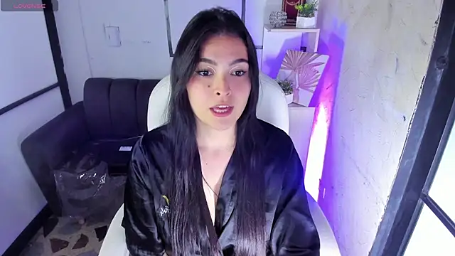 TifanyWhite  online show from January 28, 2025, 12:05 am