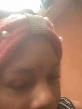 NAUGHTYSHALOTXX online show from April 22, 2026, 12:07 pm