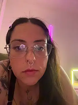 Snapshot of Mizztikaa chatting on February 4, 2026, 5:41 pm Mizztikaa online show from February 4, 2026, 5:41 pm